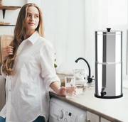 Daikin Roestvrijstalen Waterfiltersysteem 1,5 Gallon – Draagbare Buitenfilter met Dubbel Zuiveringselement, Actieve Kool & UF-Membraan – Voor Kamperen, Wandelen & Thuisgebruik